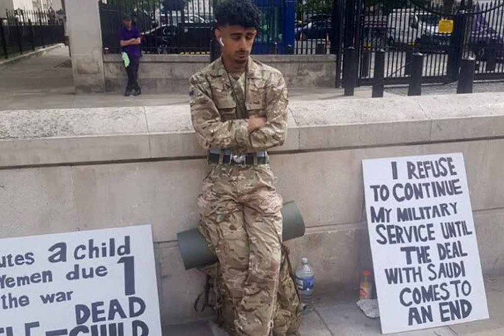 Brittisk soldat arresterad för att ha protesterat mot krig i Jemen och stöd för vapen för Saudiarabien